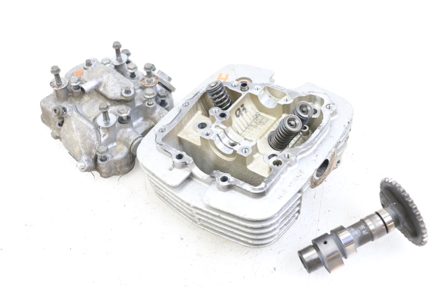 photo de REAR CYLINDER HEAD SUZUKI VL INTRUDER 125 (2004 - 2007)