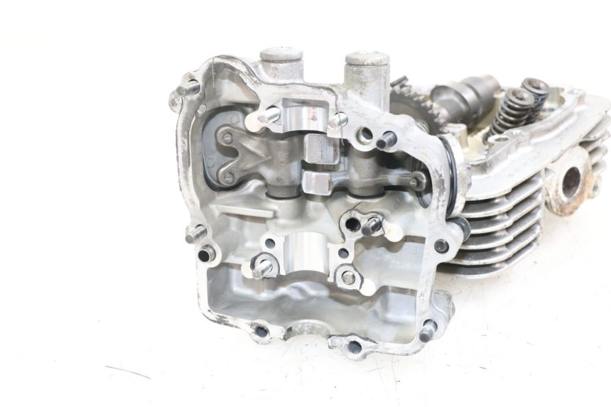 photo de REAR CYLINDER HEAD SUZUKI VL INTRUDER 125 (2004 - 2007)