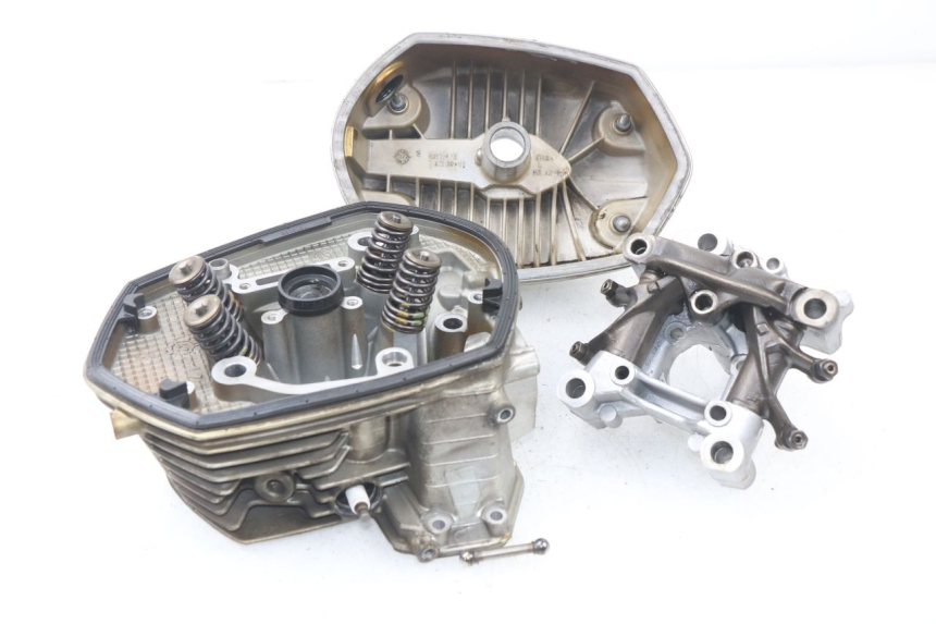 photo de FRONT CYLINDER HEAD BMW R GS 1200 (2005 - 2007)