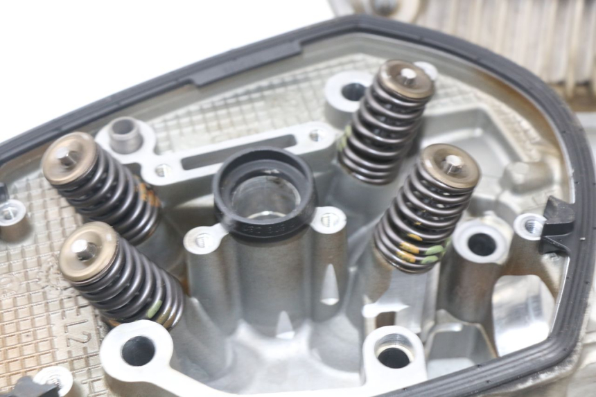 photo de FRONT CYLINDER HEAD BMW R GS 1200 (2005 - 2007)
