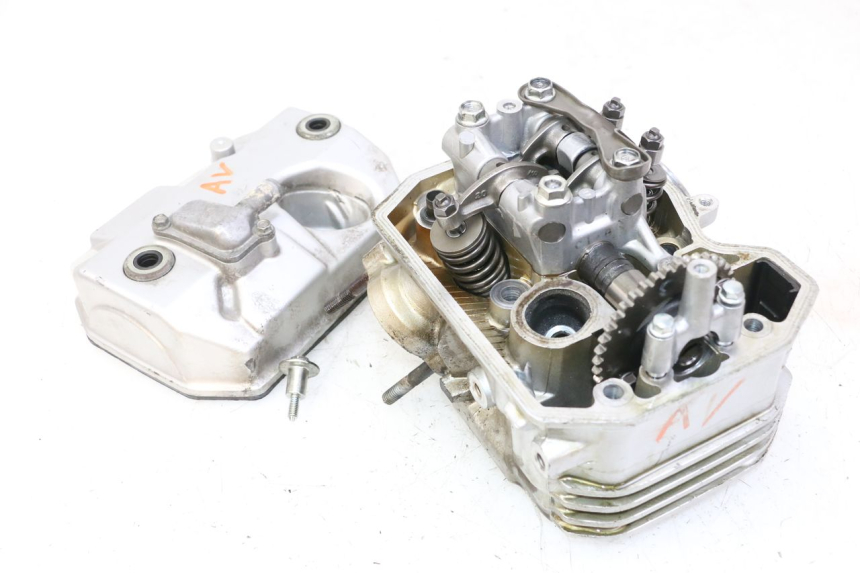 photo de FRONT CYLINDER HEAD HONDA NTV DEAUVILLE 650 (2001 - 2006)