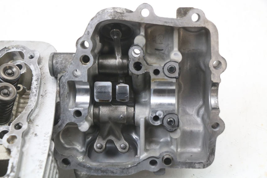 photo de FRONT CYLINDER HEAD SUZUKI VL INTRUDER 125 (2004 - 2007)