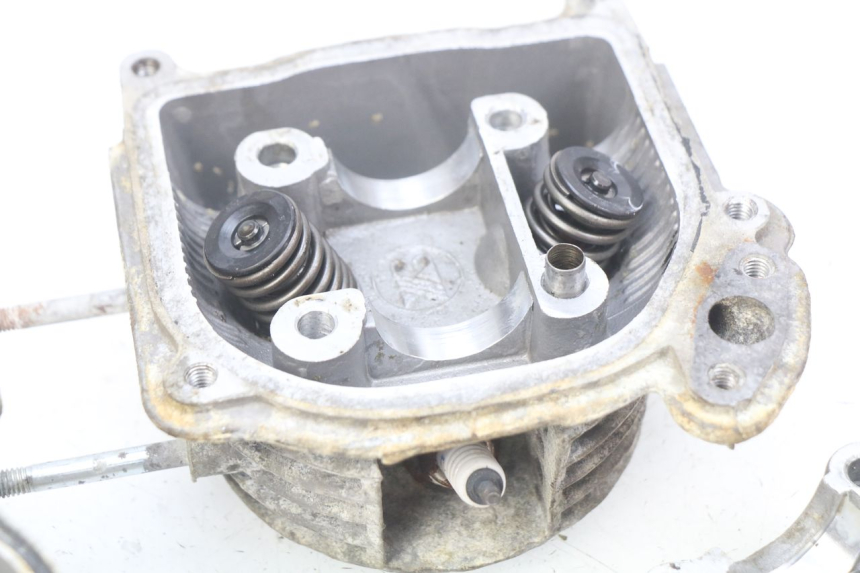 photo de CYLINDER HEAD BAOTIAN BT 50 QT-12 50 (2007 - 2009)
