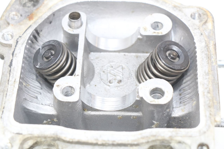 photo de CYLINDER HEAD BAOTIAN BT 50 QT-12 50 (2007 - 2009)