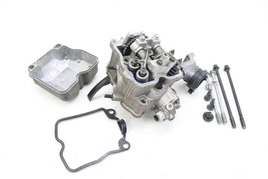 photo de CYLINDER HEAD SUZUKI BURGMAN 125 (2007 - 2014)