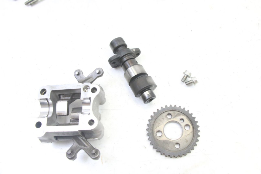 photo de CYLINDER HEAD SUZUKI BURGMAN 125 (2007 - 2014)