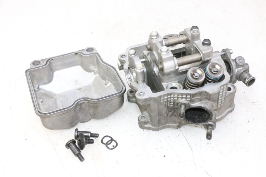 photo de CYLINDER HEAD SUZUKI BURGMAN 125 (2007 - 2014)