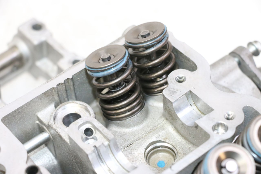 photo de CYLINDER HEAD SUZUKI BURGMAN 125 (2007 - 2014)