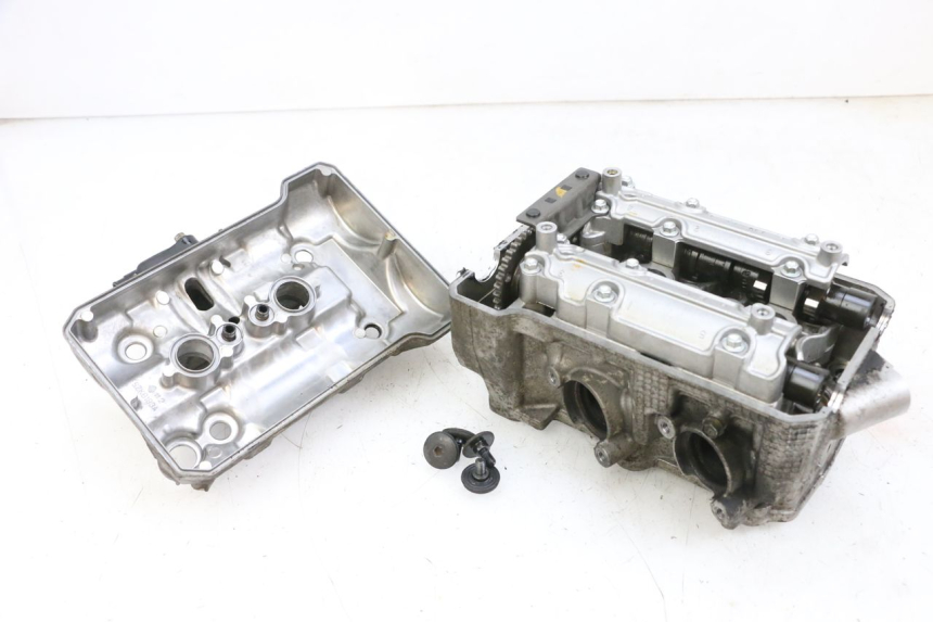 photo de CYLINDER HEAD SUZUKI BURGMAN 650 (2013 - 2020)