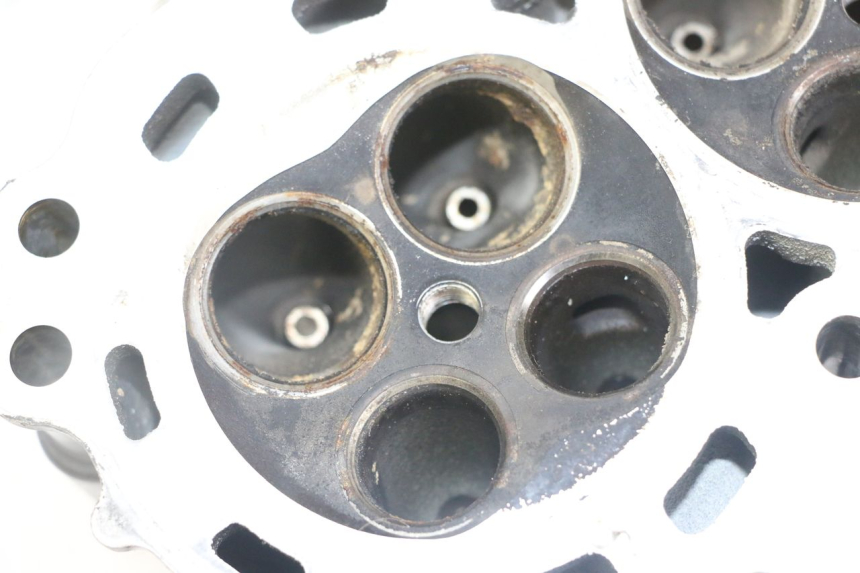 photo de CYLINDER HEAD HONDA CB R 1000 (2018 - 2023)