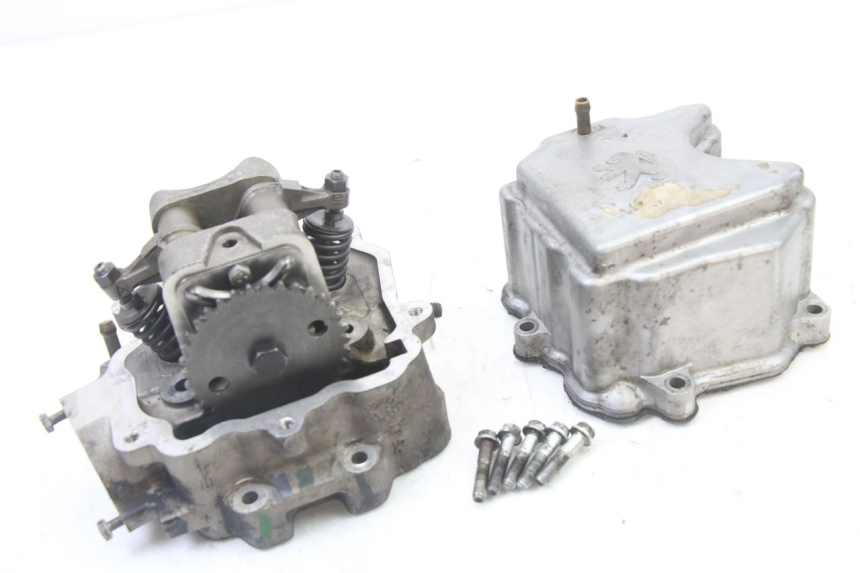 photo de CYLINDER HEAD PEUGEOT ELYSEO 125 (1999 - 2004)