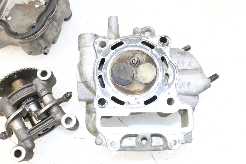 photo de Cylinder head HONDA FES S-WING SWING ABS 125 (2007 - 2015)