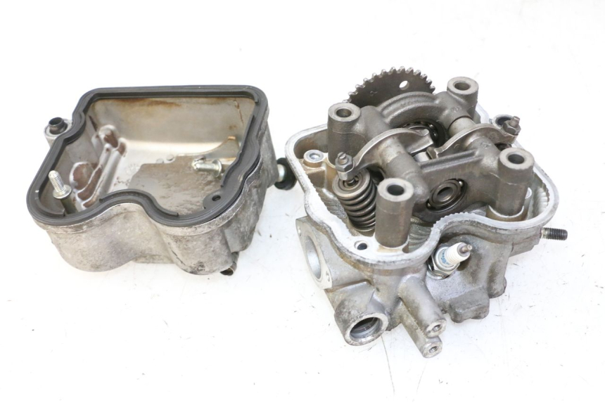 photo de Cylinder head HONDA FES S-WING SWING ABS 125 (2007 - 2015)