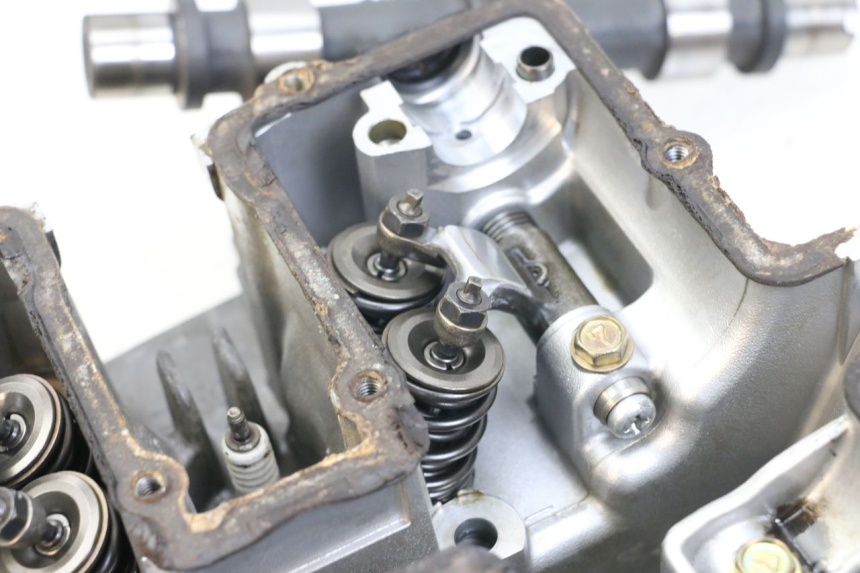 photo de CYLINDER HEAD SUZUKI GSX E 250 (1982 - 1983)