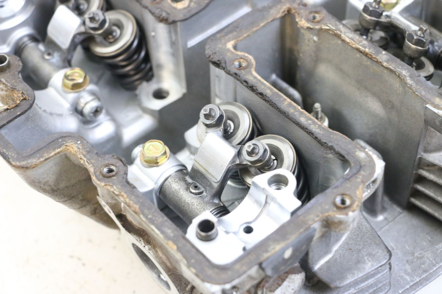 photo de CYLINDER HEAD SUZUKI GSX E 250 (1982 - 1983)