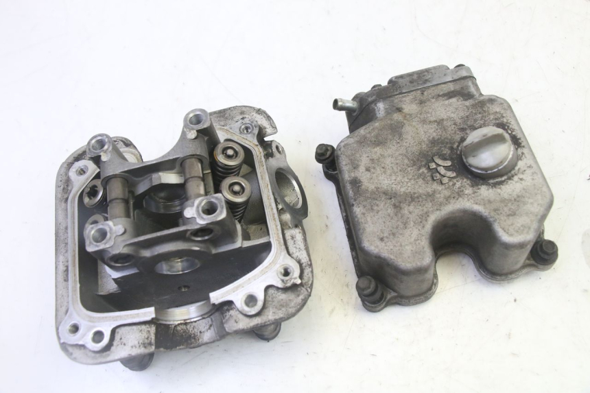 photo de CYLINDER HEAD DAELIM HISTORY 125 (2001 - 2002)