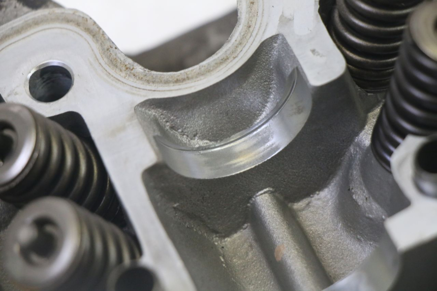 photo de CYLINDER HEAD DAELIM HISTORY 125 (2001 - 2002)