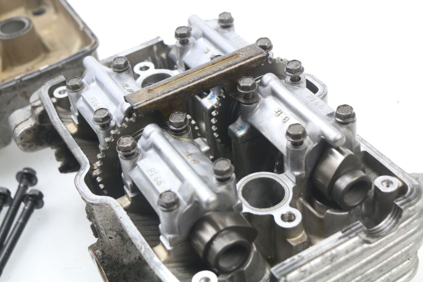 photo de CYLINDER HEAD HONDA CBF 500 (2004 - 2007)