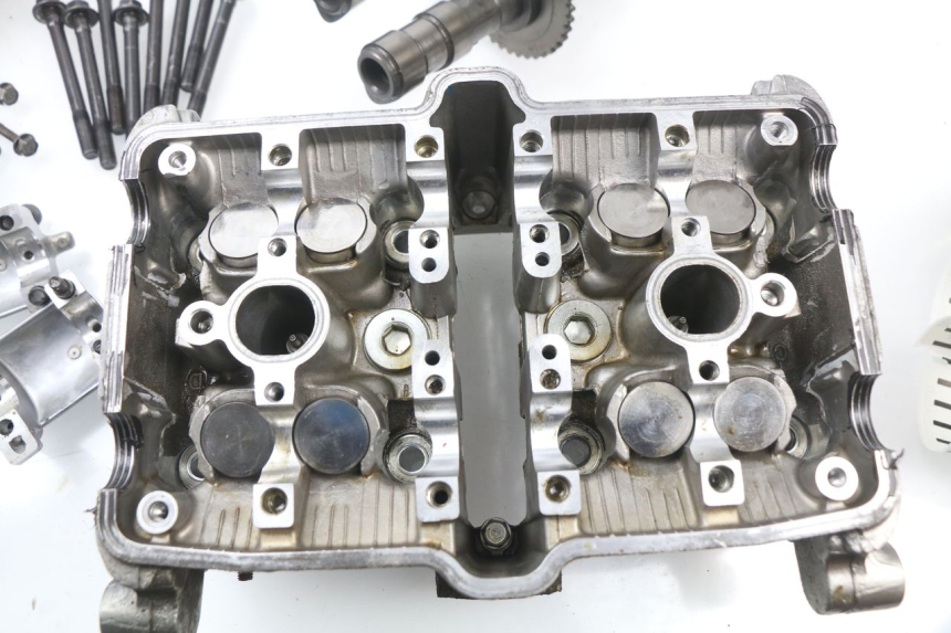 photo de CYLINDER HEAD HONDA CBF 500 (2004 - 2007)