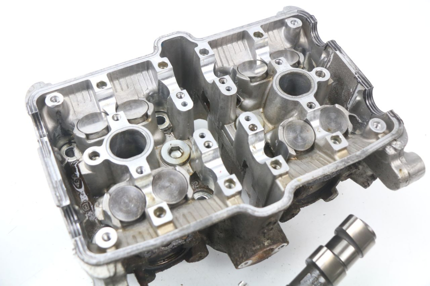 photo de CYLINDER HEAD HONDA CBF 500 (2004 - 2007)