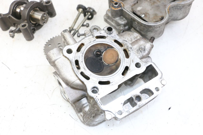 photo de CYLINDER HEAD HONDA FES S-WING SWING 125 (2007 - 2015)