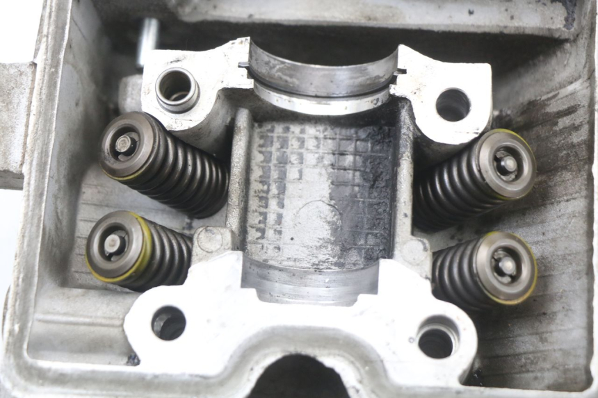 photo de CYLINDER HEAD HYOSUNG GF 125 (2001 - 2005)