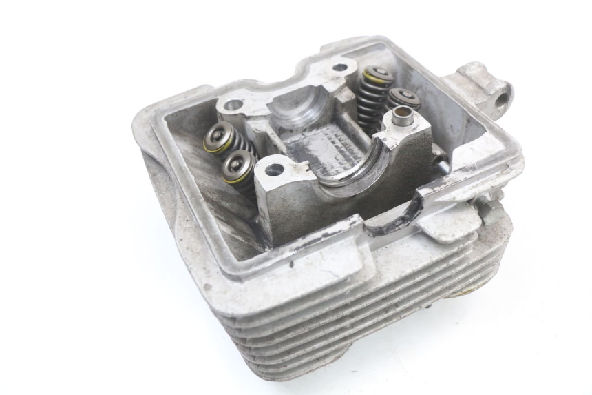 photo de CYLINDER HEAD HYOSUNG GF 125 (2001 - 2005)