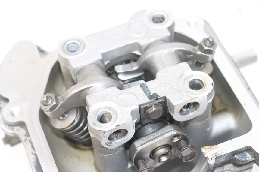 photo de CYLINDER HEAD PEUGEOT KISBEE 4T 50 (2018 - 2022)