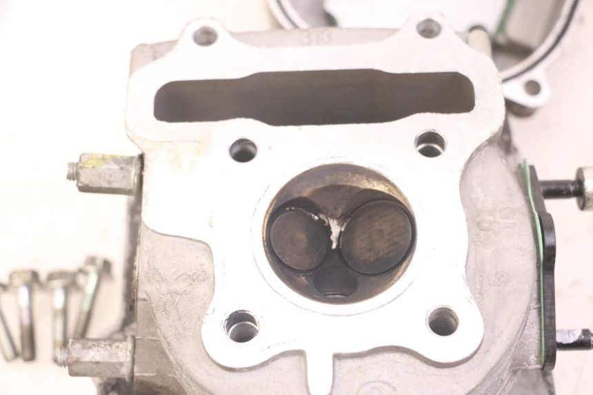 photo de CYLINDER HEAD PEUGEOT KISBEE 4T 50 (2018 - 2022)