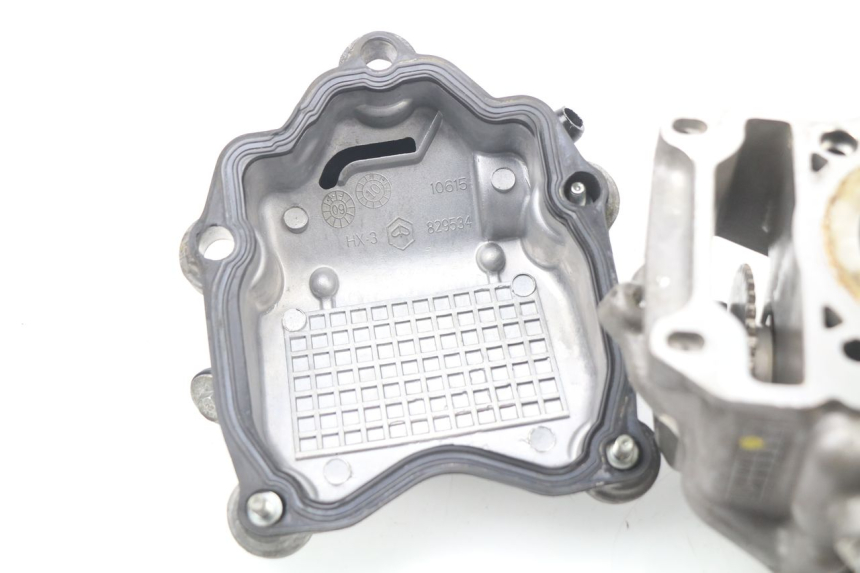 photo de CYLINDER HEAD PIAGGIO MP3 LT 300 (2010 - 2016)