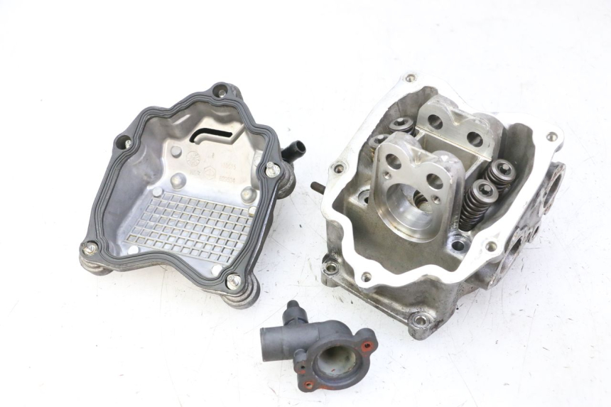 photo de CYLINDER HEAD PIAGGIO MP3 RL 250 (2007 - 2010)