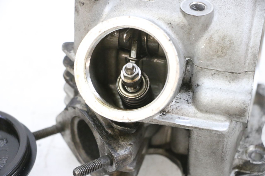 photo de CYLINDER HEAD SYM ORBIT III 3 4T 50 (2021 - 2025) - Detailed visual inspection