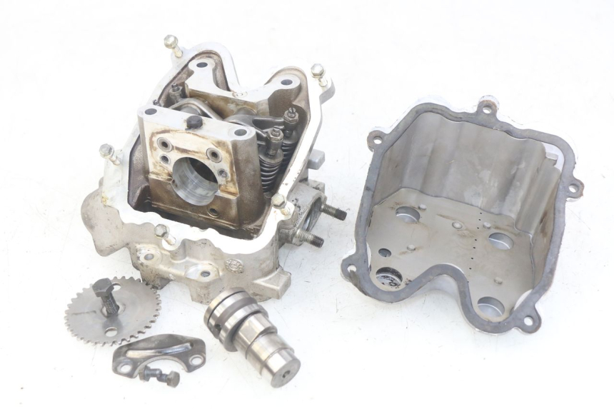 photo de CYLINDER HEAD PEUGEOT SATELIS 125 (2010 - 2012)