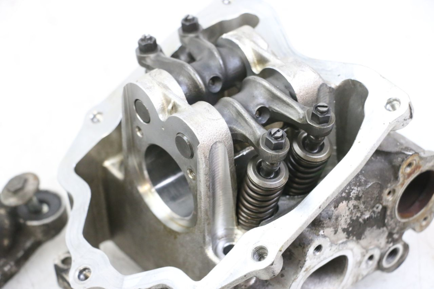 photo de CYLINDER HEAD PIAGGIO MP3 125 (2006 - 2014)
