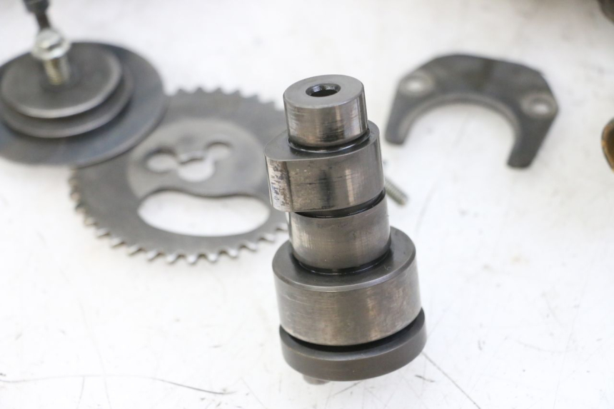 photo de CYLINDER HEAD PIAGGIO MP3 125 (2006 - 2014)