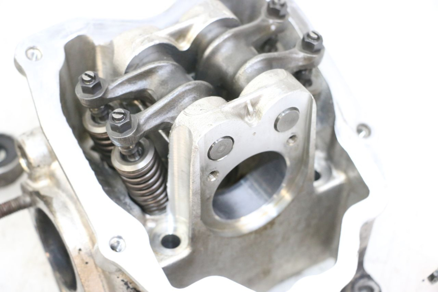 photo de CYLINDER HEAD PIAGGIO MP3 125 (2006 - 2014)