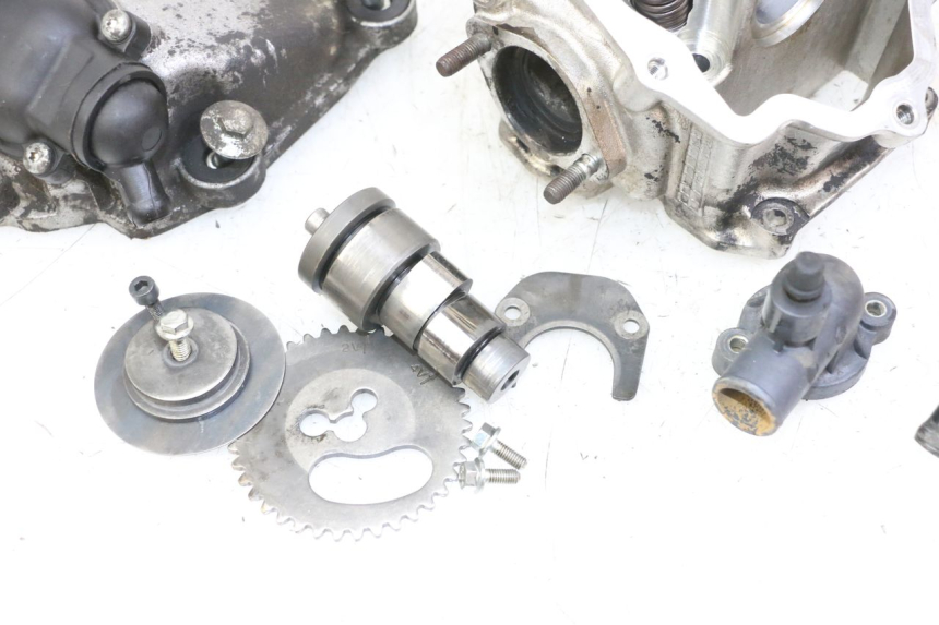 photo de CYLINDER HEAD PIAGGIO MP3 125 (2006 - 2014)