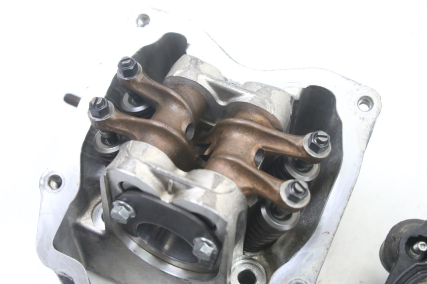 photo de CYLINDER HEAD PIAGGIO X8 125 (2004 - 2007)