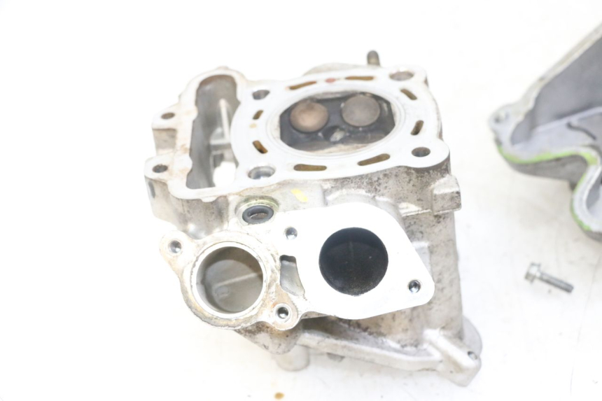 photo de CYLINDER HEAD PEUGEOT SATELIS 125 (2013 - 2018)