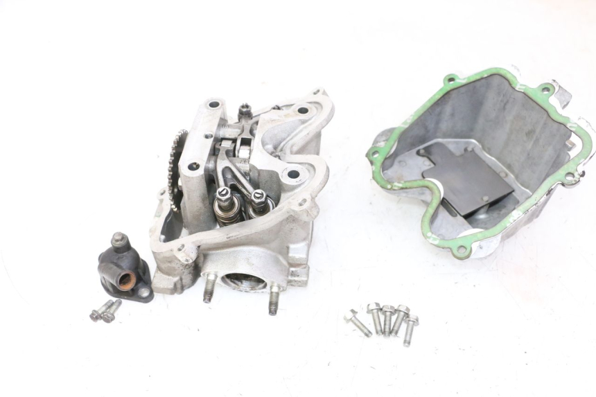 photo de CYLINDER HEAD PEUGEOT SATELIS 125 (2013 - 2018)