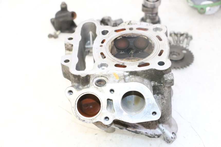 photo de CYLINDER HEAD PEUGEOT SATELIS 125 (2013 - 2018)