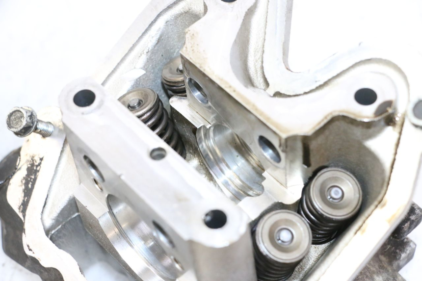 photo de CYLINDER HEAD PEUGEOT SATELIS 125 (2013 - 2018)