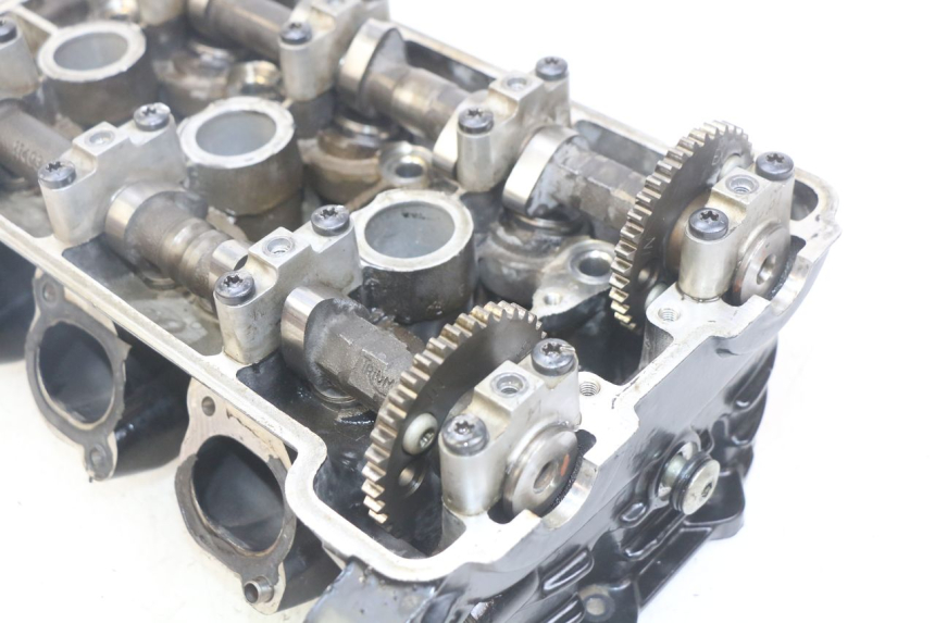 photo de CYLINDER HEAD TRIUMPH SPRINT ST 955 (1999 - 2001)