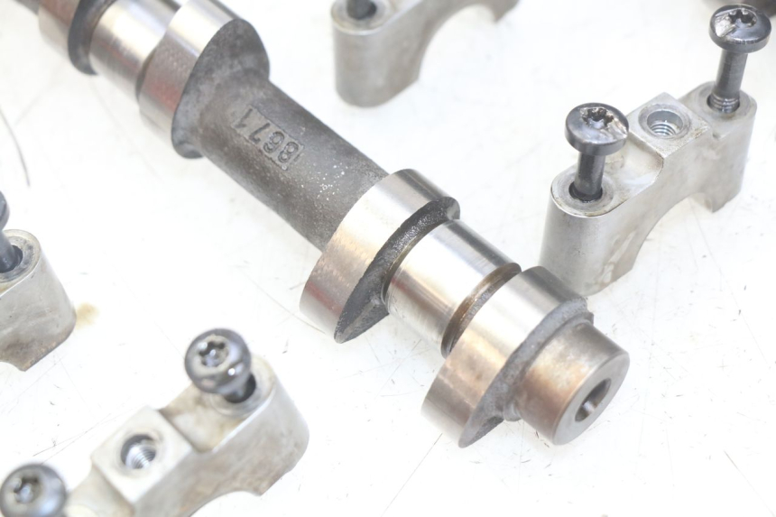 photo de CYLINDER HEAD TRIUMPH SPRINT ST 955 (1999 - 2001)