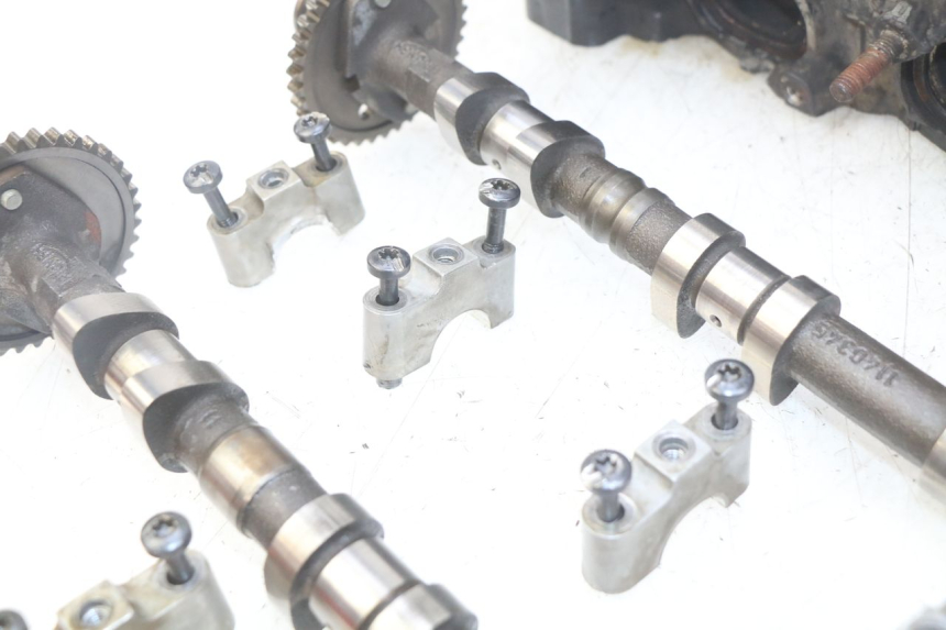 photo de CYLINDER HEAD TRIUMPH SPRINT ST 955 (1999 - 2001)