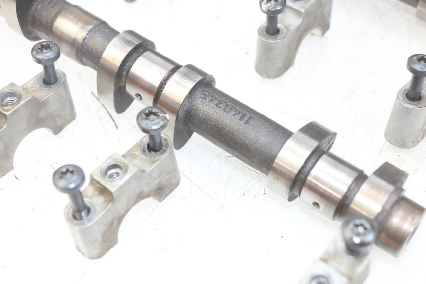 photo de CYLINDER HEAD TRIUMPH SPRINT ST 955 (1999 - 2001)