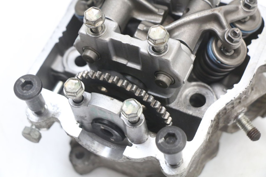 photo de CYLINDER HEAD SUZUKI BURGMAN 125 (2007 - 2014)