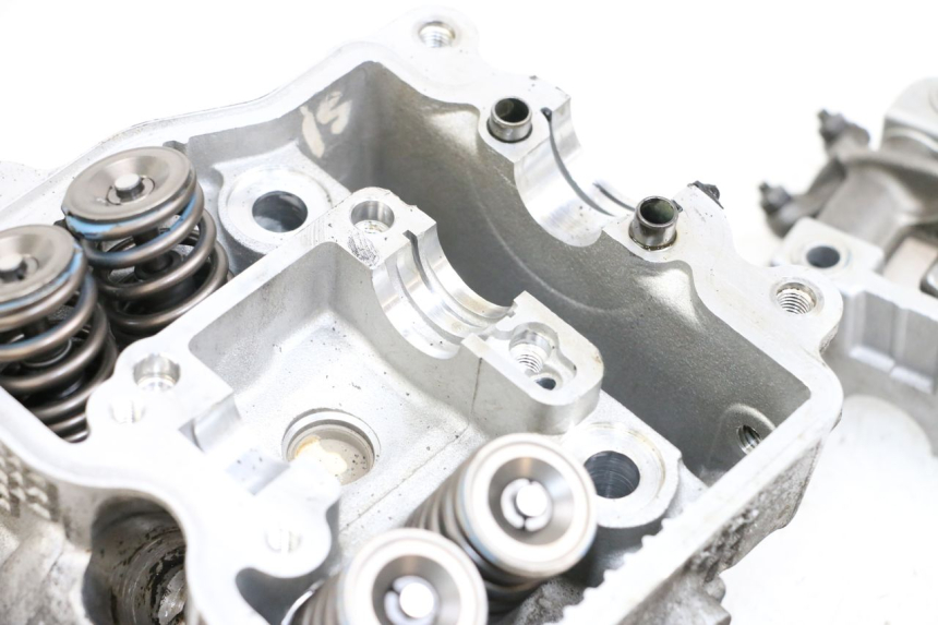 photo de CYLINDER HEAD SUZUKI BURGMAN 125 (2007 - 2014)