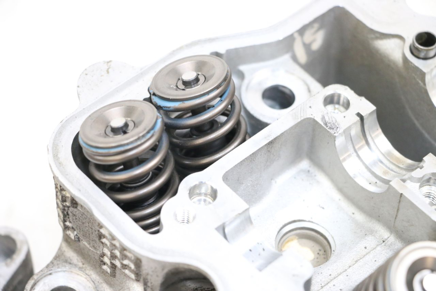 photo de CYLINDER HEAD SUZUKI BURGMAN 125 (2007 - 2014)