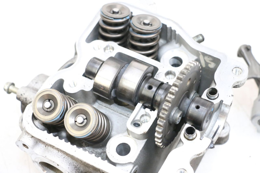 photo de CYLINDER HEAD SUZUKI BURGMAN 125 (2007 - 2014)